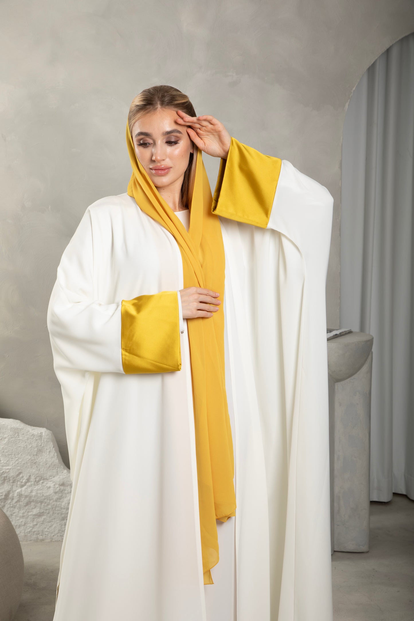 Bahraini Duet Abaya