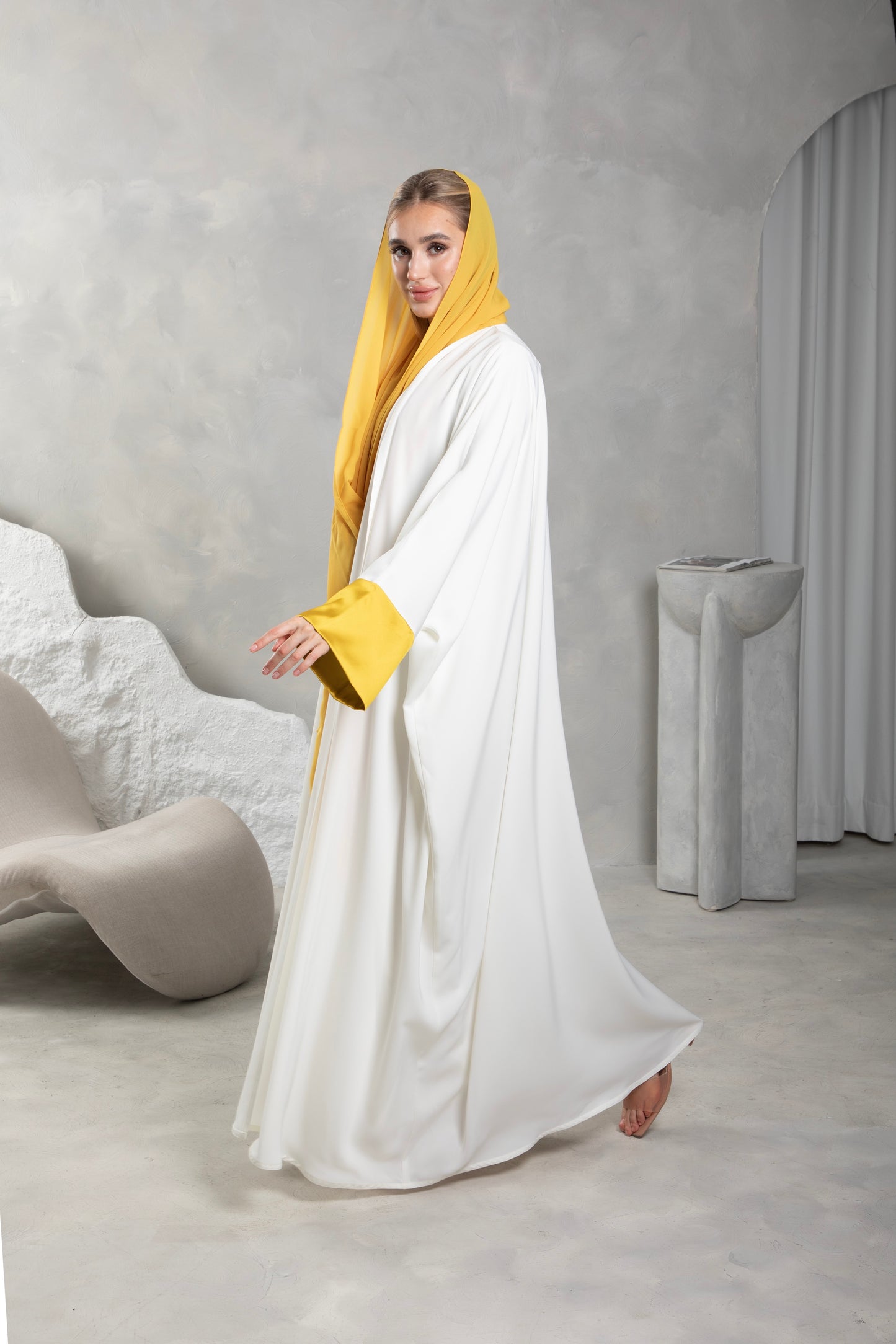 Bahraini Duet Abaya