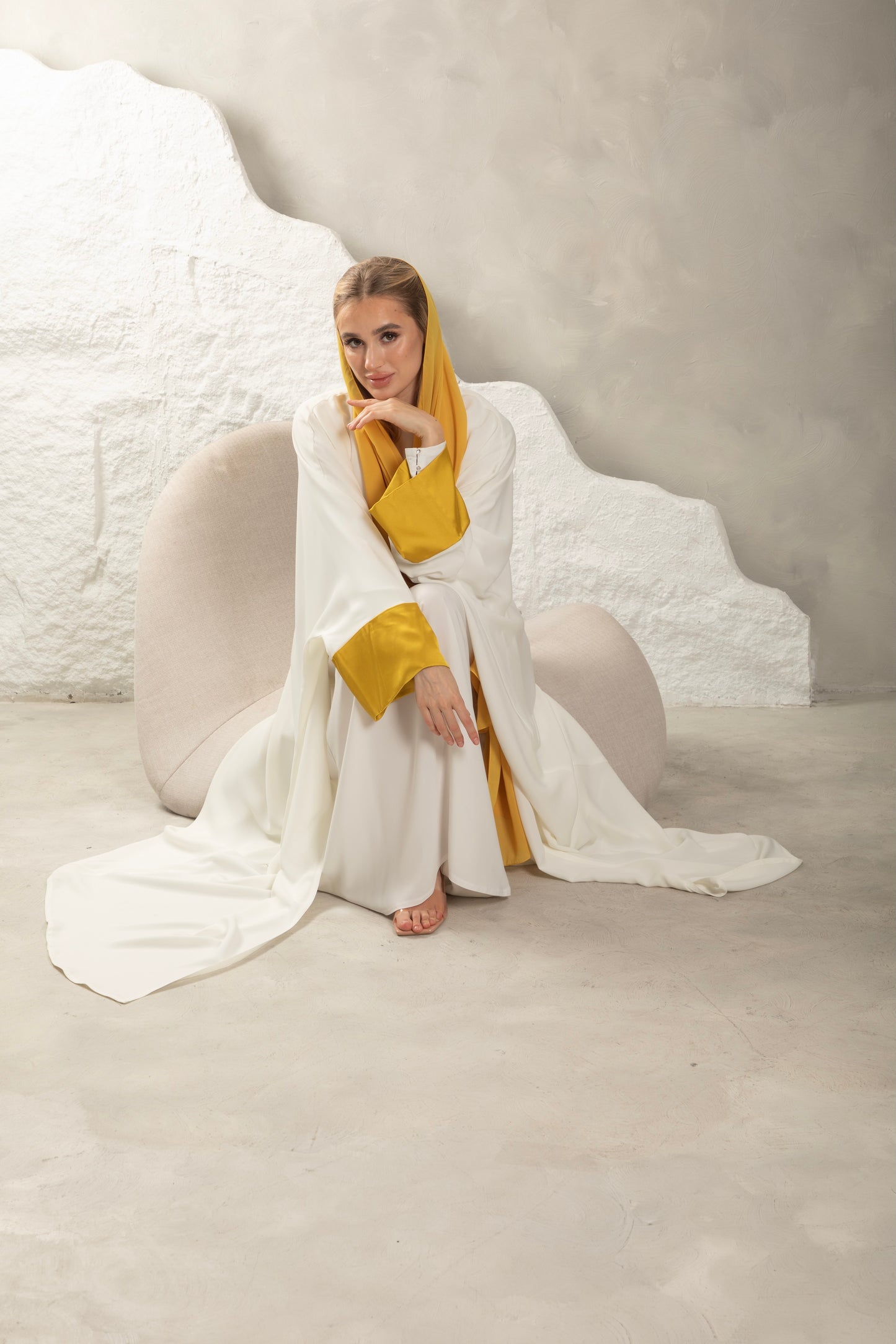Bahraini Duet Abaya