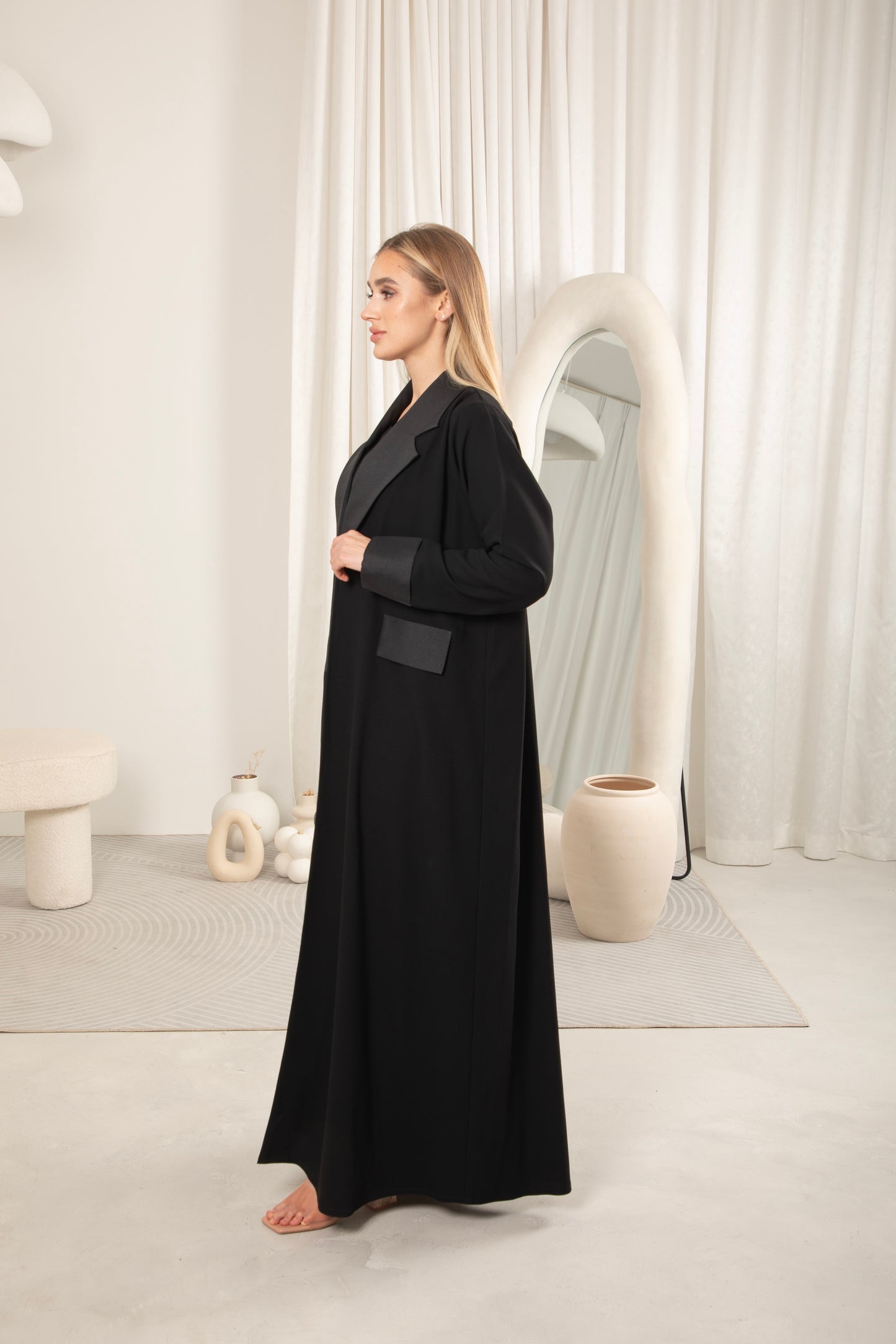 Executive Noir Abaya