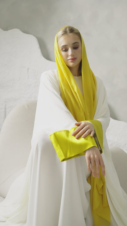 Bahraini Duet Abaya